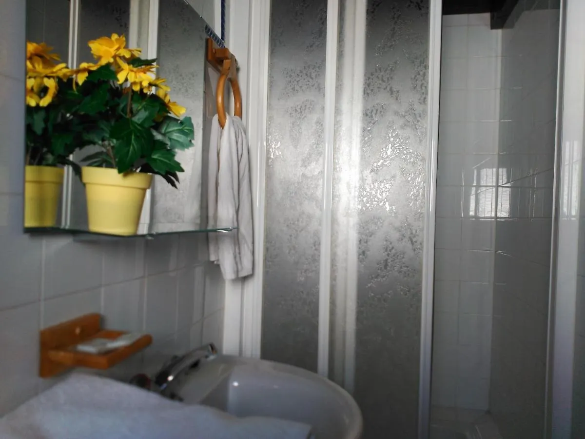 Room El Pilarillo Alcaucin Guest house